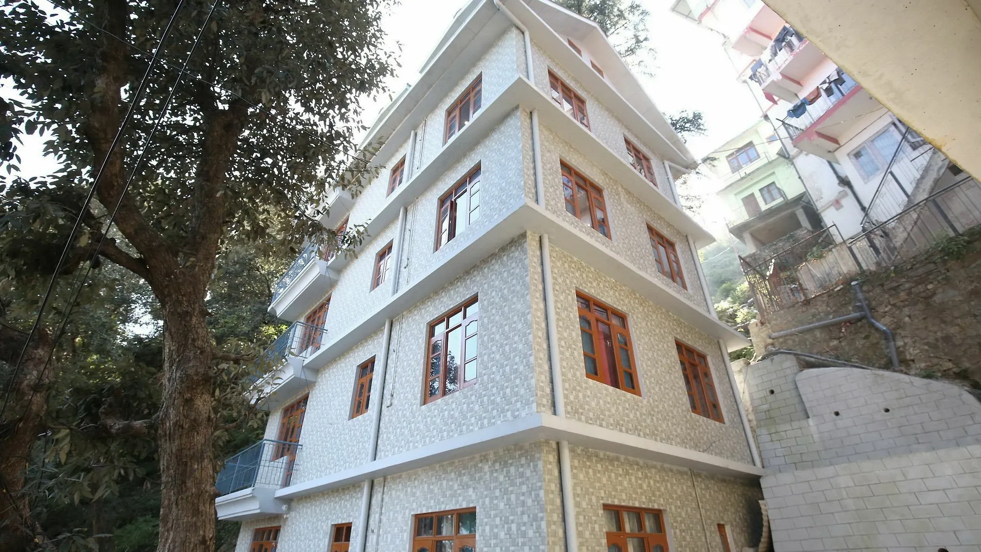 Oyo Home 10230 Hill View 2Bhk Chakkar Shimla India