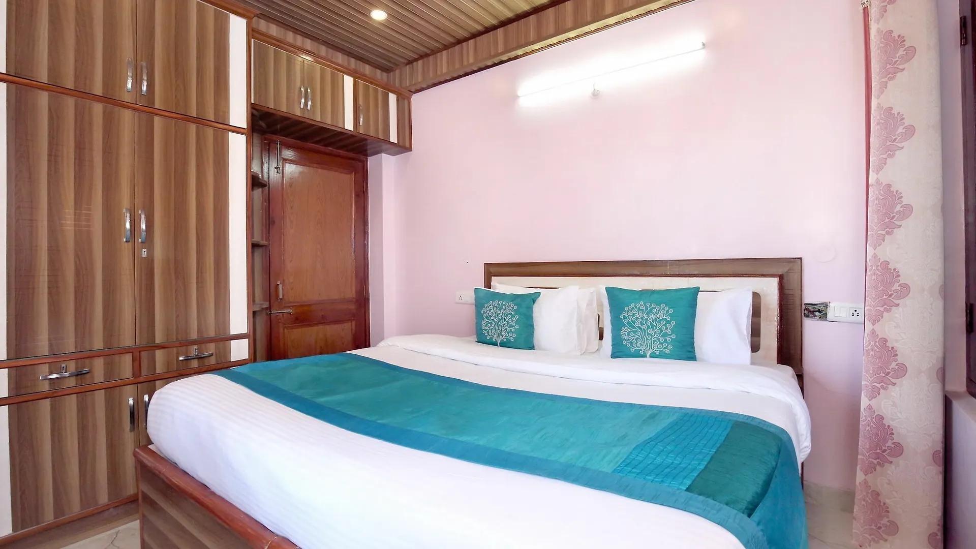 Oyo Home 10230 Hill View 2Bhk Chakkar Shimla 0*,  India
